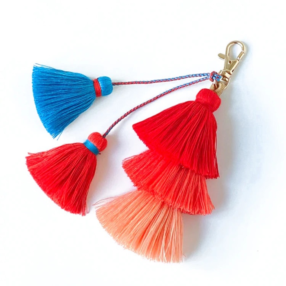 Build-A-Bagg Tassel   CRIMSON SKY TASSEL